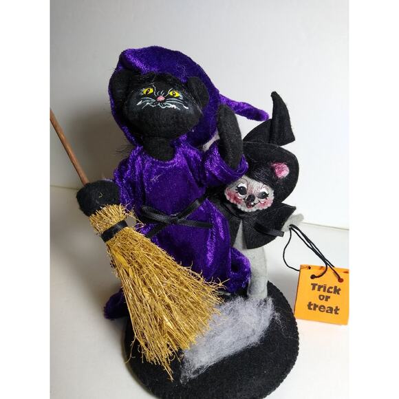 Annalee Black Cat Witch Halloween Artist Doll 6in Purple Hat Broomstick 2018 - Picture 1 of 4